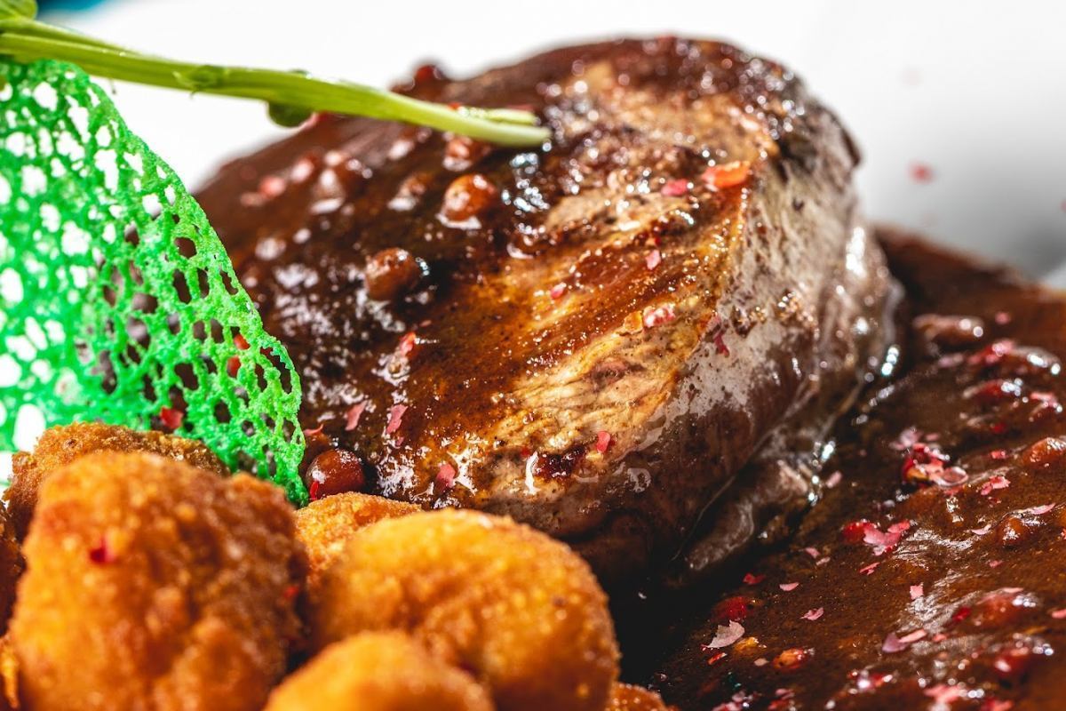 Mesno jelo, Restoran Slamni